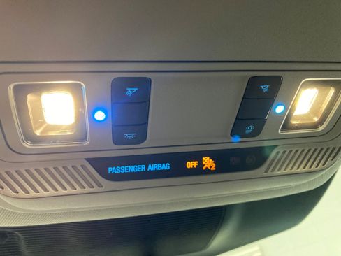 Used 2022 Ford Explorer XLT w/ Equipment Group 202A AWD/4WD image 32