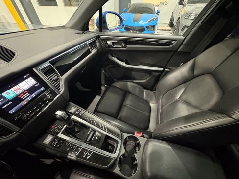Used 2017 Porsche Macan S AWD/4WD image 34