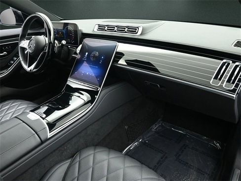 Used 2023 Mercedes-Benz S 580e 4MATIC Sedan image 23