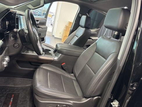 Used 2025 GMC Sierra 1500 SLT w/ SLT Premium Plus Package image 31