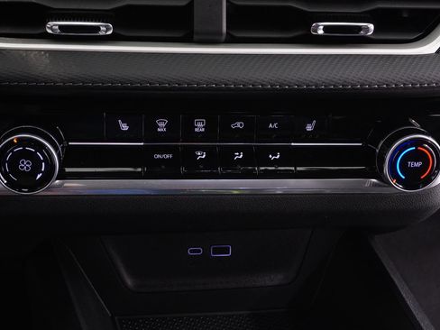 New 2026 Chevrolet Equinox LT w/ Midnight Edition image 25