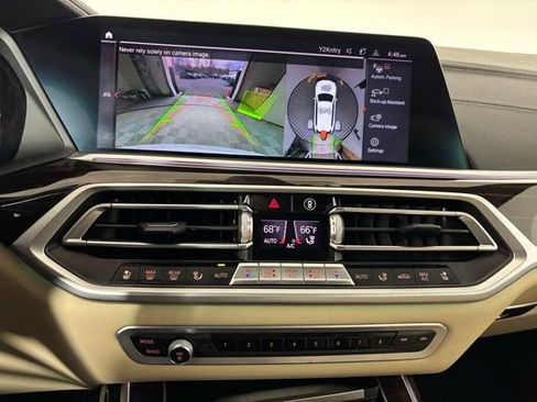 Used 2021 BMW X7 xDrive40i w/ Premium Package AWD/4WD image 17