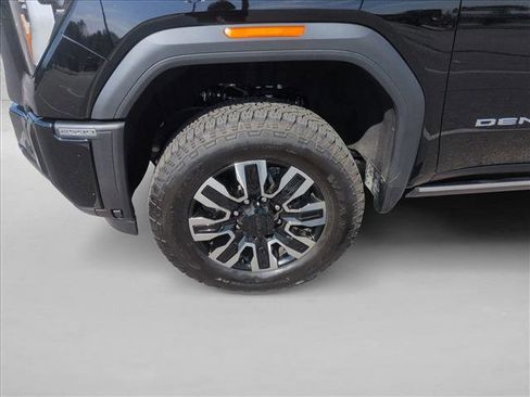 Used 2025 GMC Sierra 2500 Denali Ultimate image 25