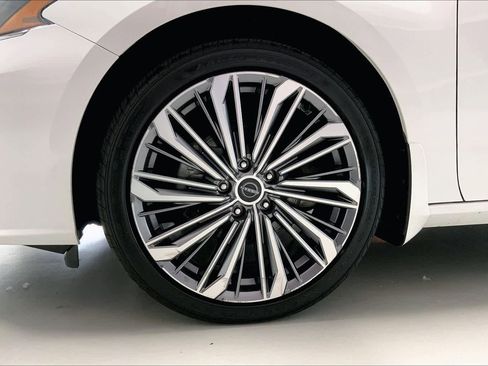 Used 2023 Nissan Altima 2.5 SL AWD/4WD image 7