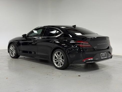Used 2022 Genesis G70 2.0T image 3