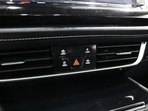 Used 2025 Volkswagen Atlas SE FWD image 27