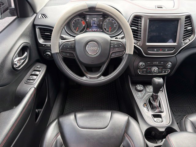 Used 2021 Jeep Cherokee Trailhawk AWD/4WD image 18