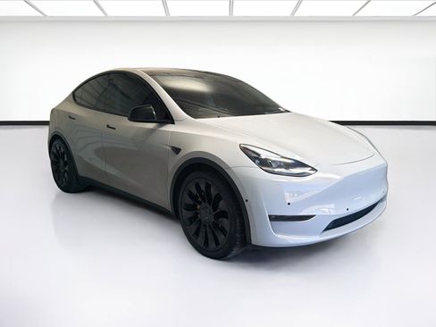 Used 2021 Tesla Model Y Performance AWD/4WD image 3