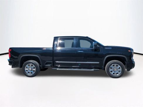 Used 2024 Chevrolet Silverado 2500 High Country w/ High Country Premium Package image 4