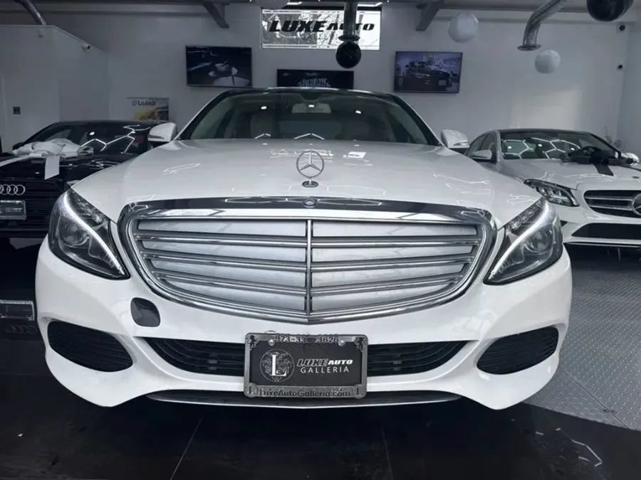 Used 2015 Mercedes-Benz C 300 4MATIC Sedan image 1