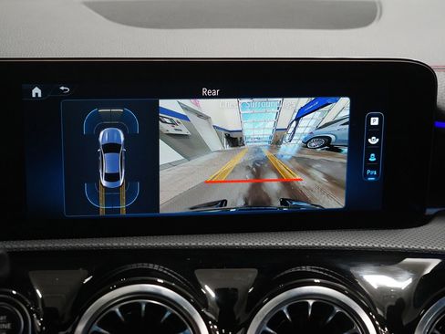 Used 2025 Mercedes-Benz CLA 35 AMG 4MATIC image 27