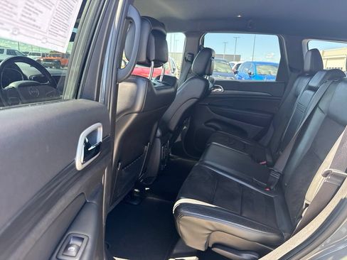 Used 2021 Jeep Grand Cherokee Laredo X AWD/4WD image 24