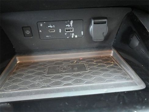 Used 2023 Nissan Altima 2.5 SV w/ SV Premium Package image 9