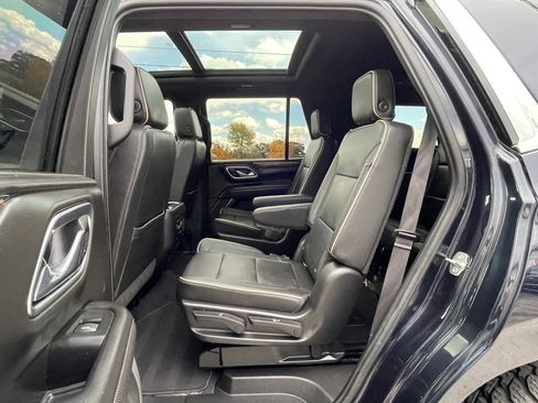 Used 2021 Chevrolet Tahoe Premier w/ Premium Package image 15