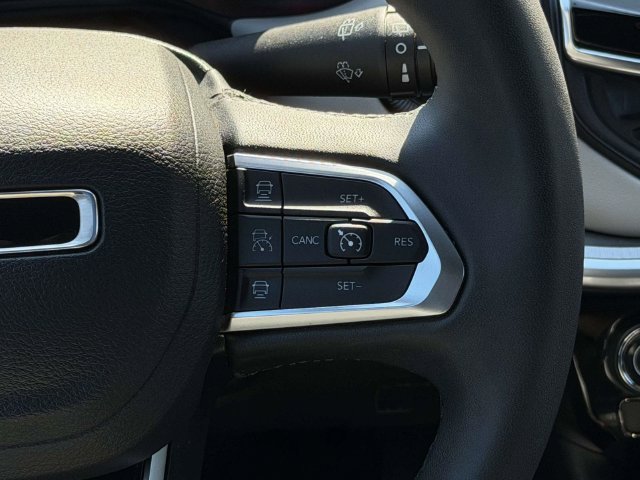 Used 2025 Jeep Compass Limited AWD/4WD image 23