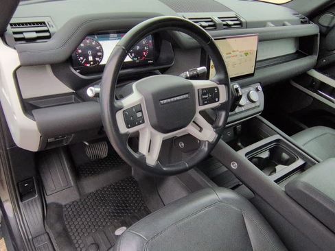 Used 2022 Land Rover Defender 110 SE image 2