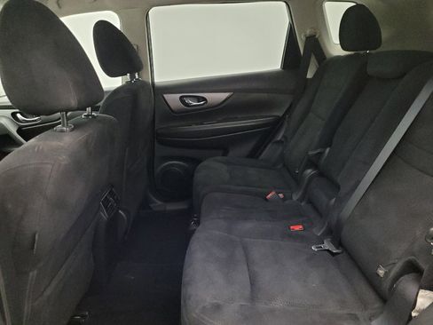 Used 2016 Nissan Rogue SV FWD image 18
