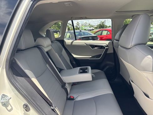 Used 2020 Toyota RAV4 Limited FWD image 20