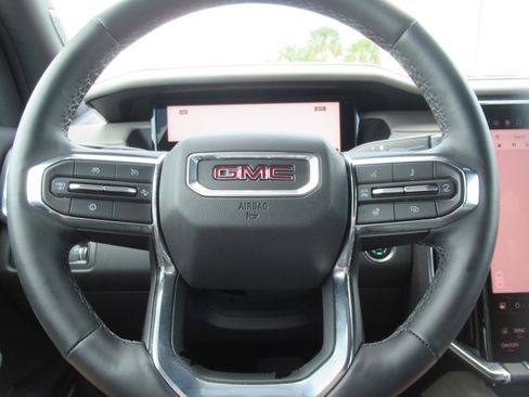 Used 2024 GMC Acadia Elevation w/ Luxury Package FWD image 21