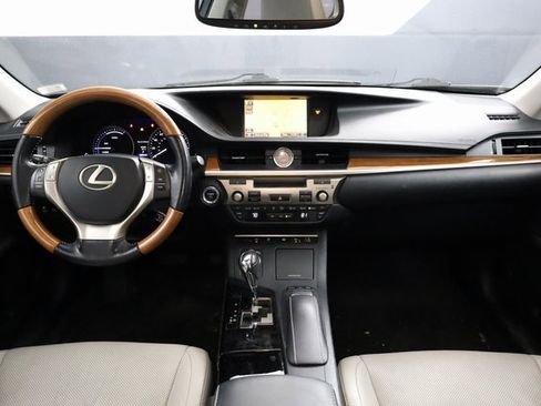 Used 2014 Lexus ES 300h image 13