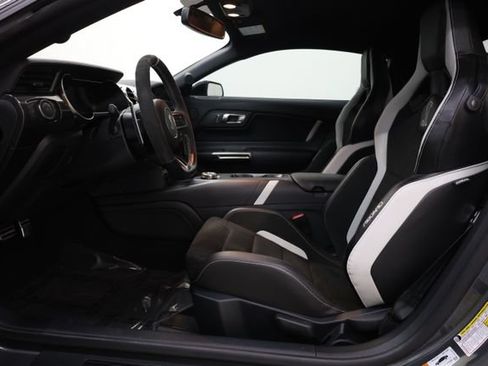 Used 2022 Ford Mustang Shelby GT500 w/ Carbon Fiber Track Pack RWD image 79