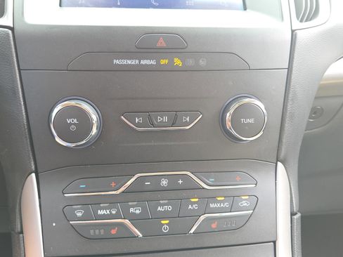 Used 2020 Ford Edge SEL w/ Convenience Package FWD image 33
