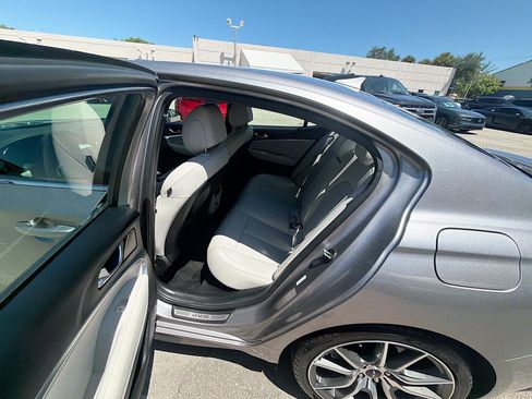 Used 2025 Genesis G70 2.5T RWD image 22