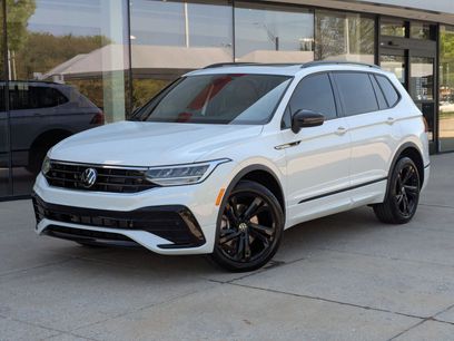 Used 2024 Volkswagen Tiguan SE R-Line