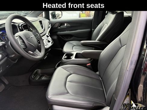 New 2026 Chrysler Voyager LX image 11