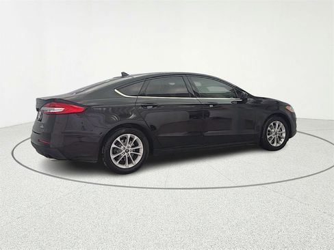 Used 2019 Ford Fusion SE image 8