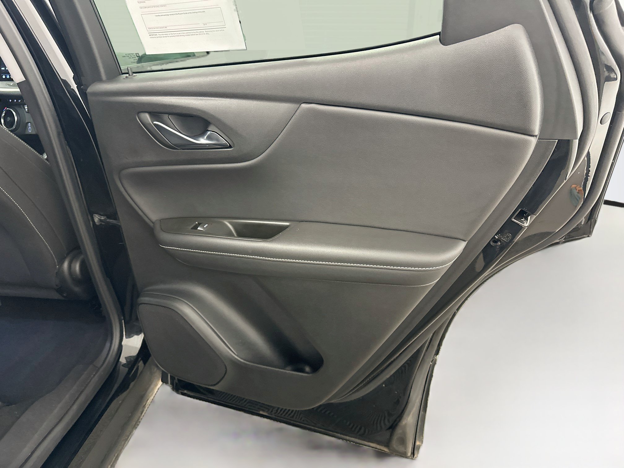 Used 2025 Chevrolet Blazer LT AWD/4WD image 31