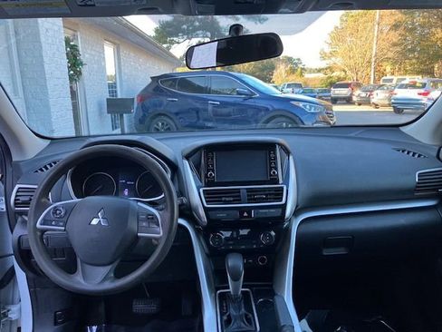 Used 2020 Mitsubishi Eclipse Cross ES image 16