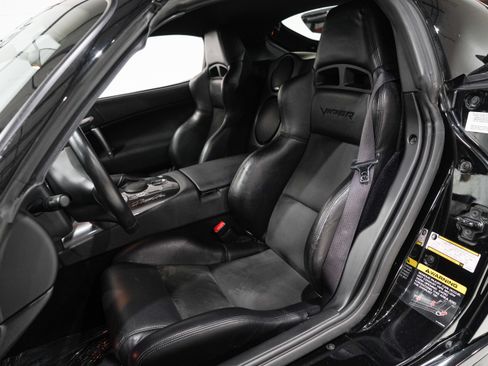 Used 2010 Dodge Viper ACR RWD image 9