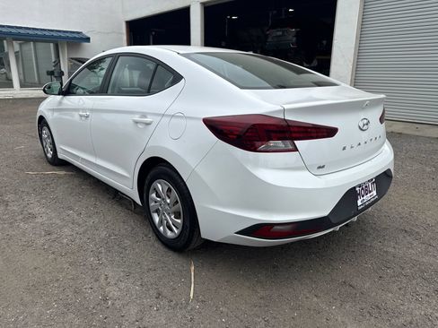 Used 2020 Hyundai Elantra SE w/ Cargo Package (C1) FWD image 3