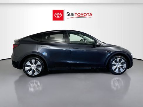 Used 2024 Tesla Model Y Long Range image 2