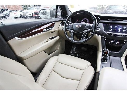 Used 2019 Cadillac XT5 Luxury image 7
