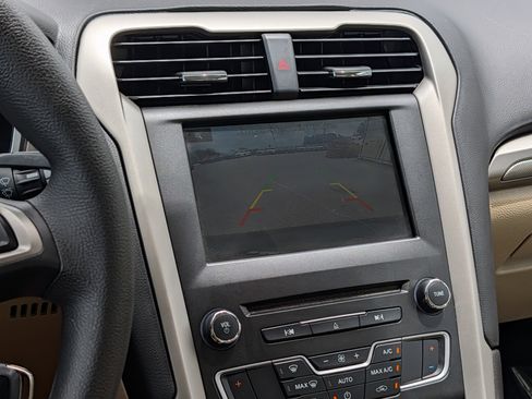 Used 2016 Ford Fusion SE FWD image 27