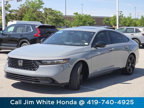 Used 2025 Honda Accord Sport image 14