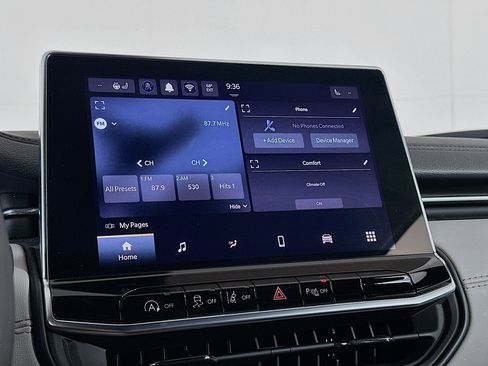 Used 2025 Jeep Compass Limited image 21