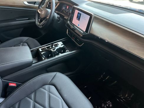 Used 2026 Volkswagen Atlas SE FWD image 17