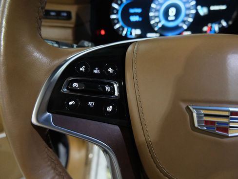Used 2017 Cadillac Escalade Platinum image 40
