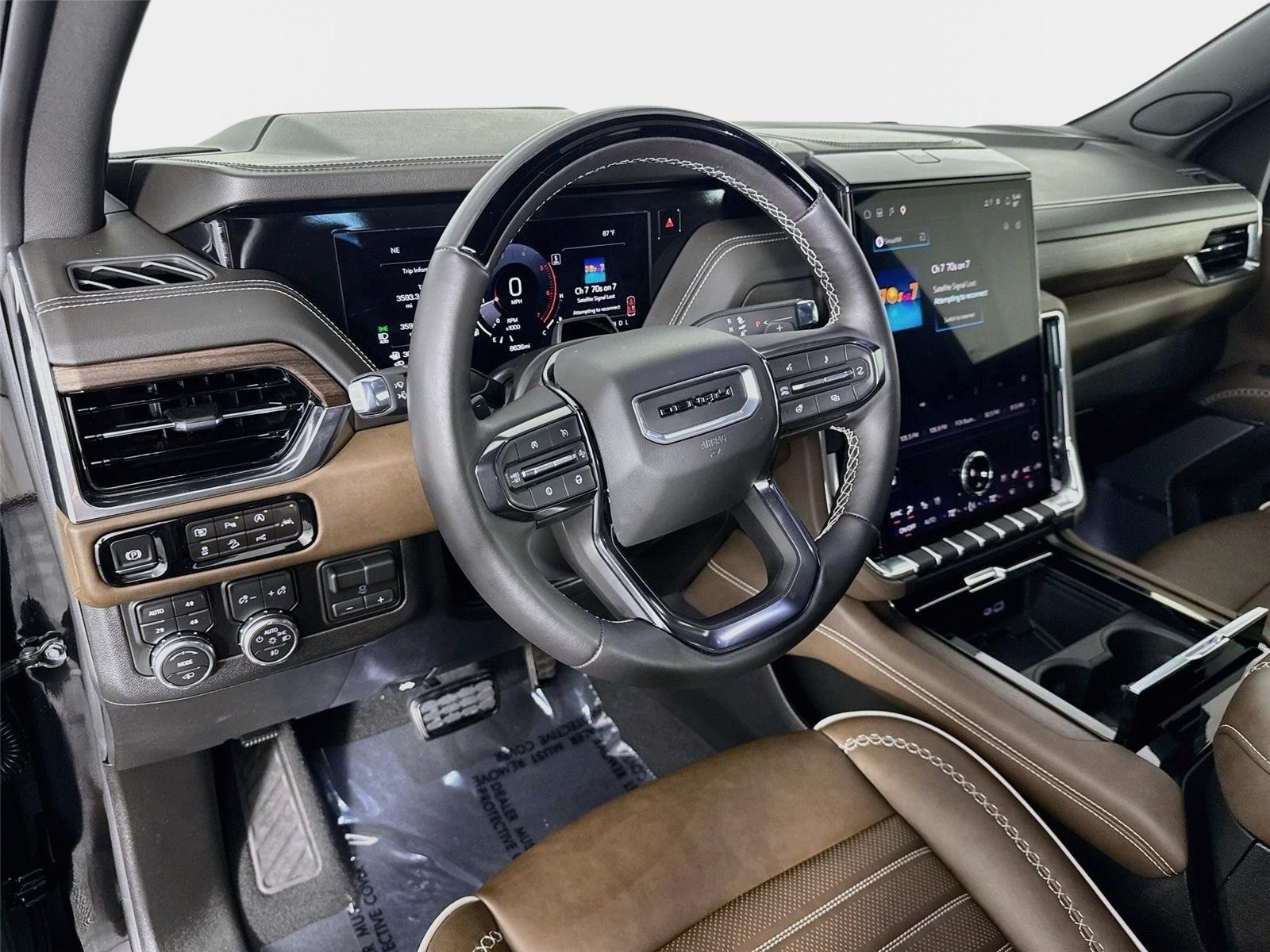 Used 2026 GMC Yukon Denali Ultimate AWD/4WD image 9