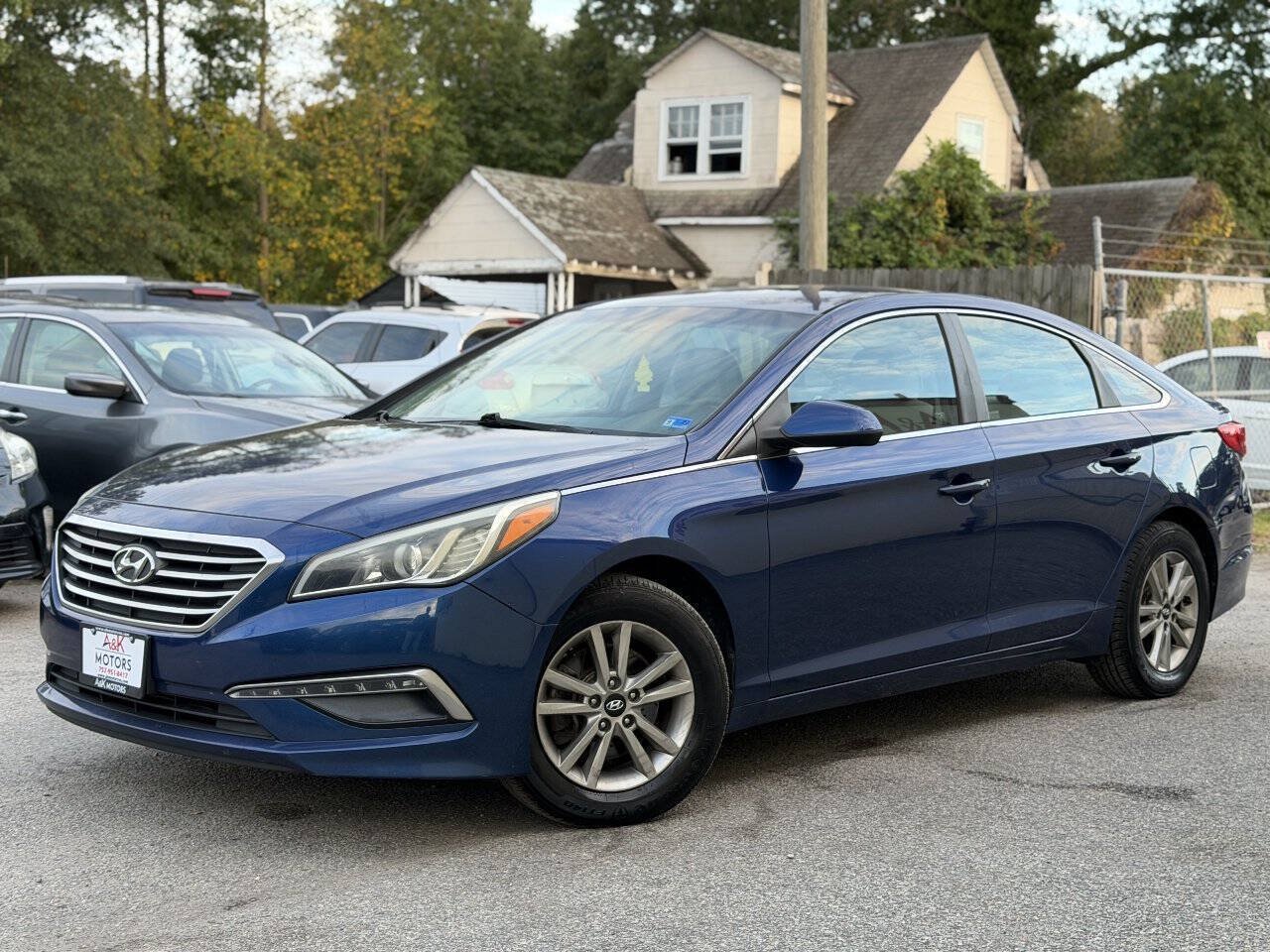 Used 2015 Hyundai Sonata SE FWD image 2