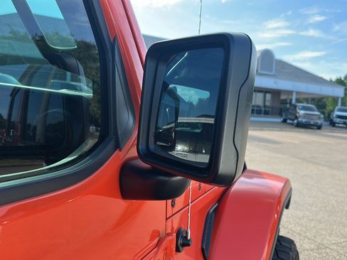 Used 2023 Jeep Gladiator Mojave w/ Cold Weather Group AWD/4WD image 33