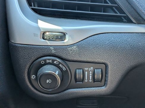 Used 2015 Jeep Cherokee Limited w/ Trailer Tow Group FWD image 9