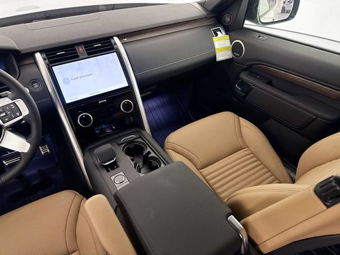 New 2026 Land Rover Discovery Dynamic SE AWD/4WD image 24