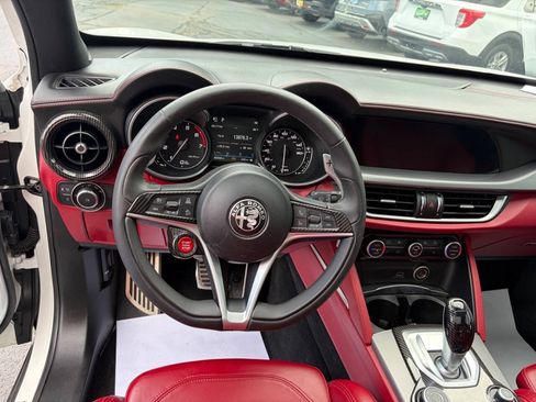 Used 2019 Alfa Romeo Stelvio Ti Sport w/ Quick Order Package 22S Sport AWD/4WD image 12