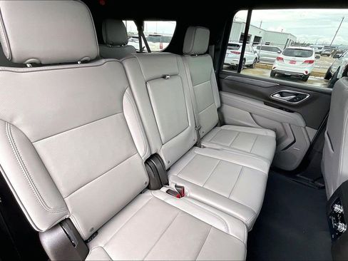 Used 2024 GMC Yukon XL SLT w/ SLT Luxury Package AWD/4WD image 22