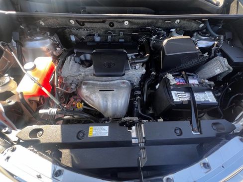 Used 2015 Toyota RAV4 LE image 18