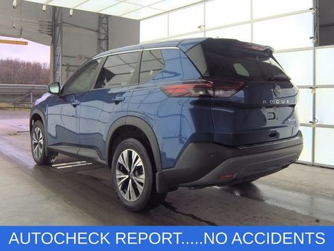 Used 2023 Nissan Rogue SV image 3